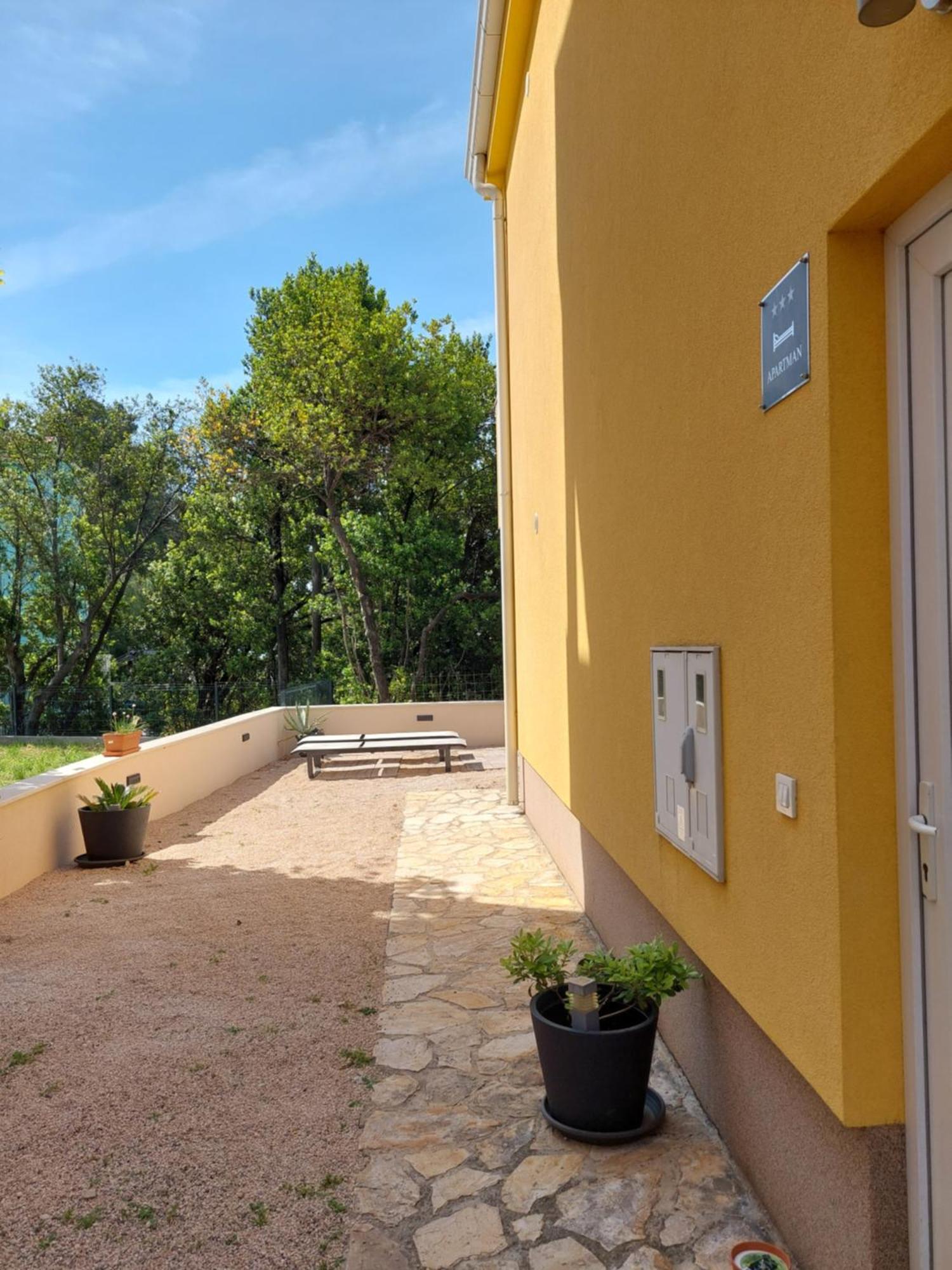 Spacious Apartment Close To The Sea In Split Area Kaštela Eksteriør bilde